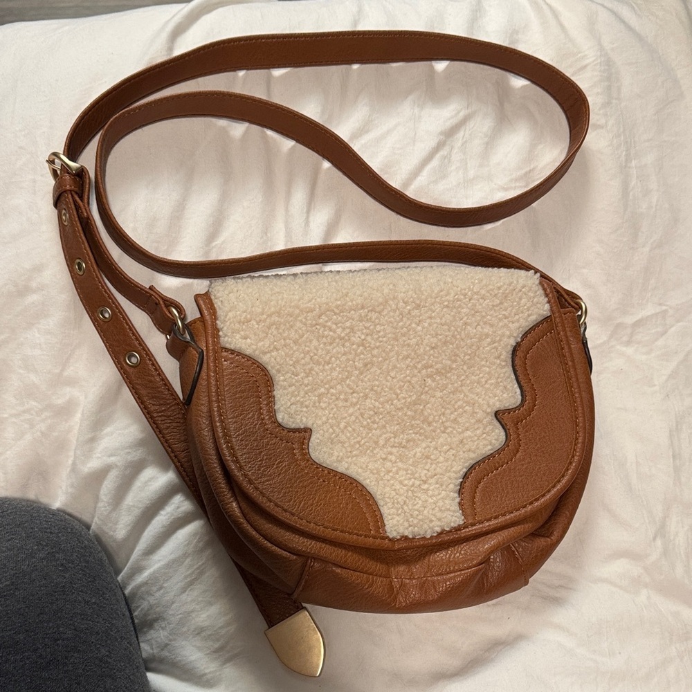 Jessica Simpson Tan Crossbody Bag with Cream Detail
